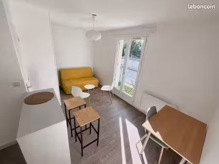 studio meublé 18 m2 - joué les tours - 430 charges comprises