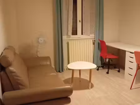 belle chambre meublée à tours la riche