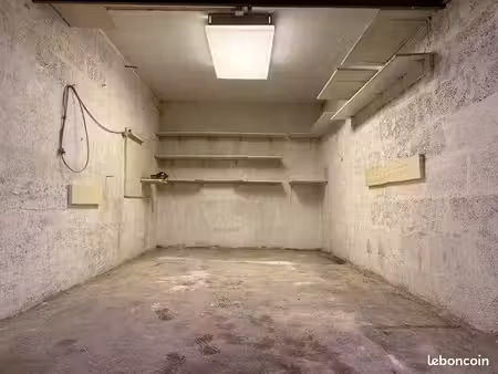 garage avec électricité dans parking sécurisé