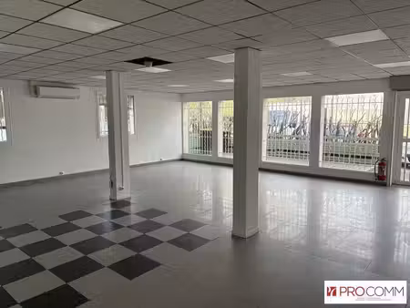 local commercial à louer