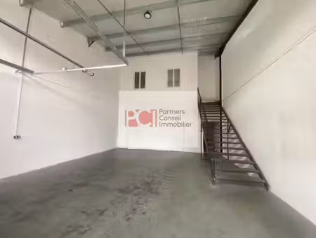 local d'activités à louer