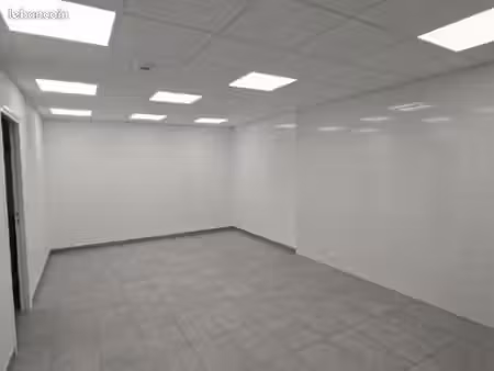 local commercial 94m