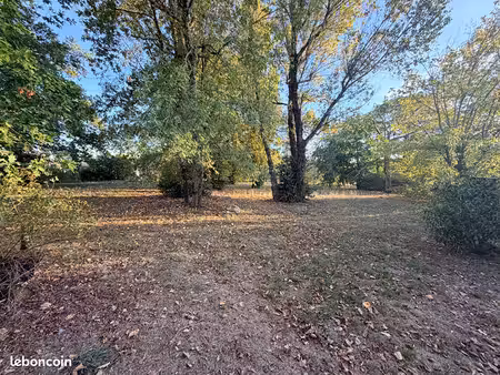 terrain 1008 m² leognan