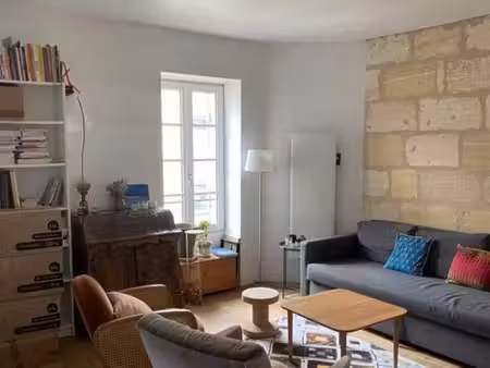 appartement rénové 110 m² – 2 chambres