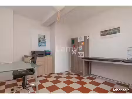 bureau 72 m²