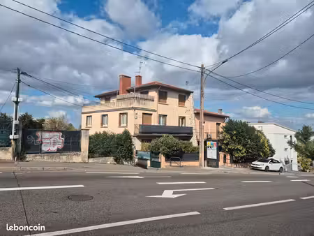 immeuble de 4 logements - potentiel 1200 à 2400 m2 de shob