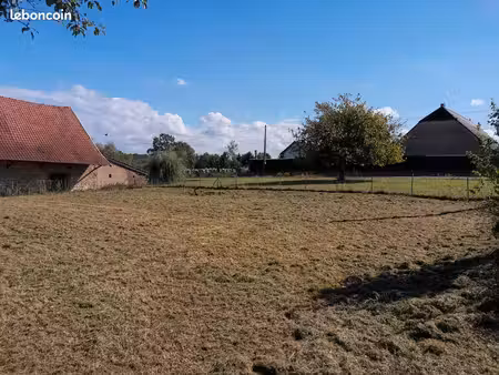 commenailles - terrain plat de 822m2