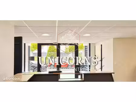 bureaux 270 m²