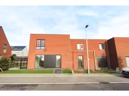 ruime nieuwbouwwoning te kortrijk