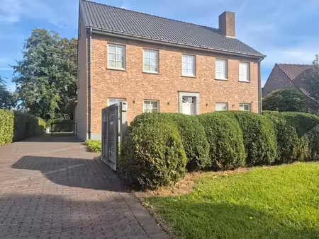 ruime open bebouwing met 5 slaapkamers te huur in wachtebeke