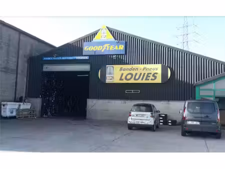 entrepôt polyvalent – ± 630 m²