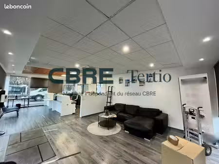 bureaux  local commercial 680 m² tours