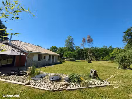 maison 6 pièces 220 m²