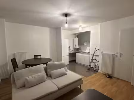 t2 meublé 42 m² + parking puteaux