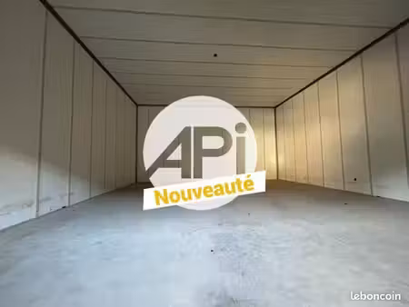 garage/box 148 m² saint maurice l exil