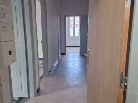 alès centre – superbe t4 de 100 m² rénové  climatisé et au calme