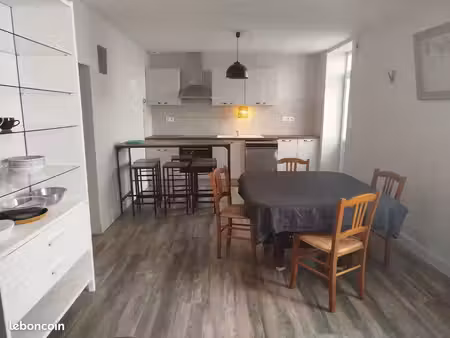 appartement t3 avec cour privative – centre de chauvigny