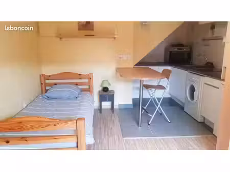 location studio meublé