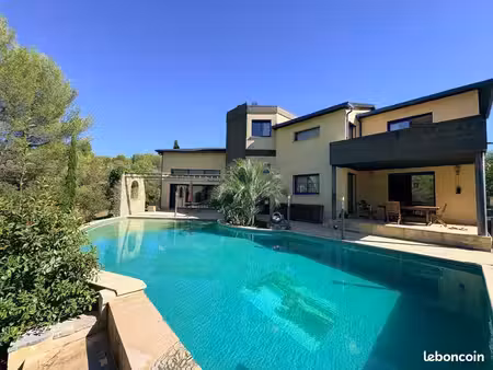 villa 6 pièces 365 m²