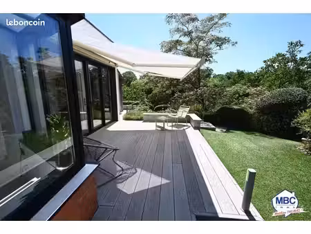 maison 6 pièces 230 m²