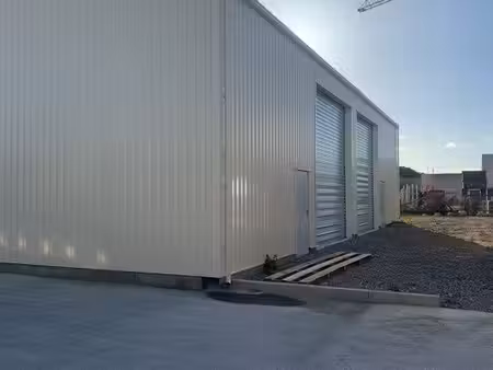 local activité / entrepôt