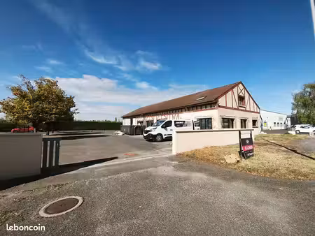local commercial 250 m² villemandeur