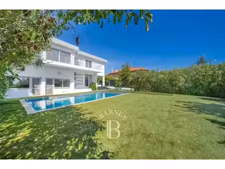 vente villa 8 pièces 340 m² à saint-laurent-du-var (06700)  1 790 000 €