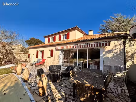 maison 9 pièces 165 m²