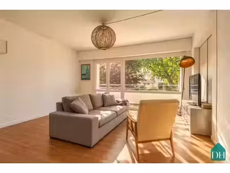 appartement t2 avec balcon - place de stationnement - cave