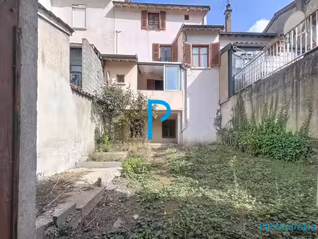 maison de village avec terrain et véranda