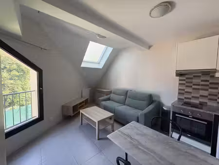 studio meublé + parking extérieur