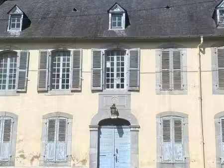 maison à rénover - potentiel projet intergénérationnel / investissement - grands volumes -