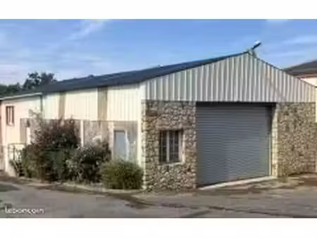 location hangar
