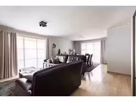 ruim appartement met inbegrepen garage en ruime kelderberging