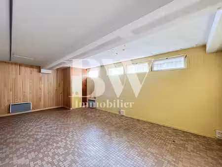 [a louer] local commercial de 110 m2 - saint renan
