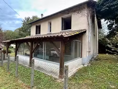 a vendre  maison d'habitation à rénover sur la commune de bassillac et auberoche 24330