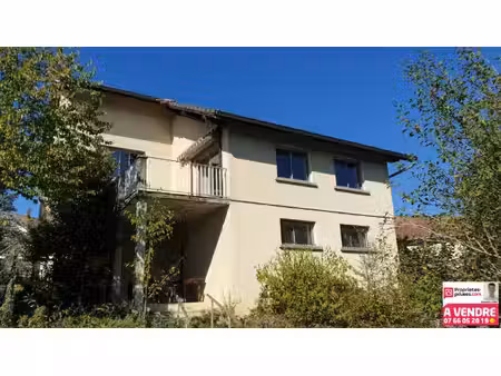 maison 4 pièces de 130 m²