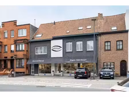 ruime woning met showroom  atelier en appartement te koop!
