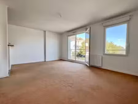 location appartement t1 à couëron (44220) : à louer t1 / 33m² couëron