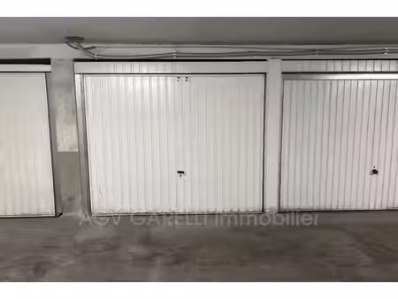 location parking 15 m² à hyeres (83400)  120 €