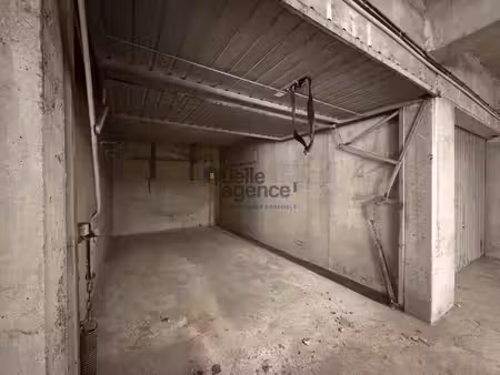 a vendre : garage/box sécurisé - avenue de provence  brest 29200