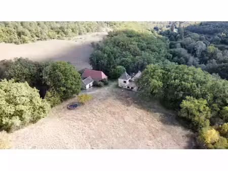 maison en pierre  grange et dependance sur plus de 10 hectares sans voisinage