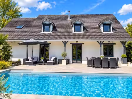 maison avec piscine et spa