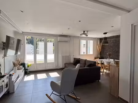 à vendre – appartement t3 lumineux de 60 96 m²
