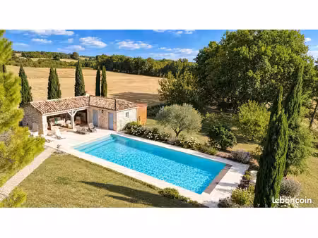 maison 7 pièces 203 m²
