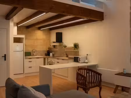 ? t2 meublé rénové à neuf – 46 m² – victoire / ste-catherine