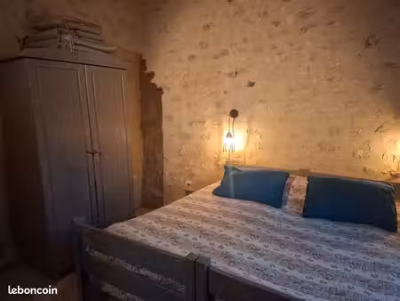 location maison de village