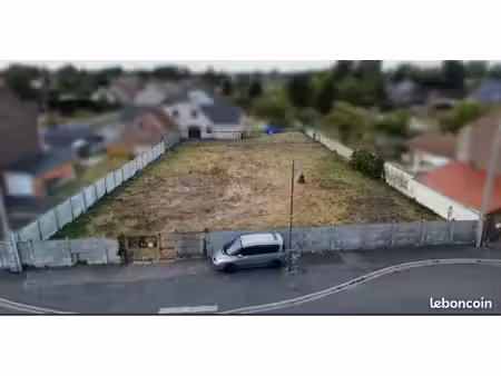 terrain nu à louer / 1157m2 / 31m de façade / axe principal de vieux-condé / disponible de