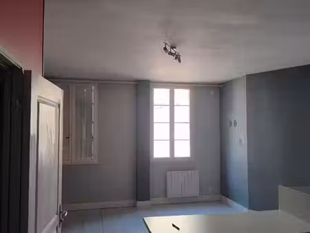 48m2
