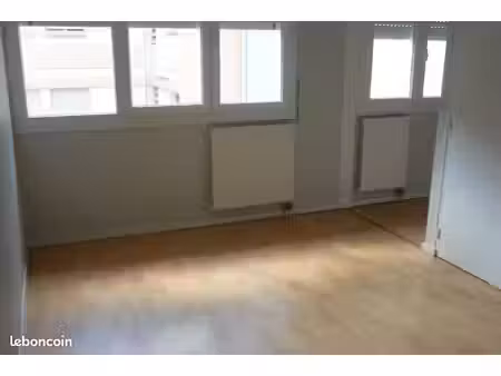 t1 bis chambre séparée